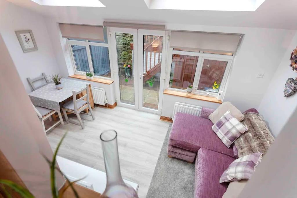 Cosy Heather Cottage 阿什伯恩 外观 照片