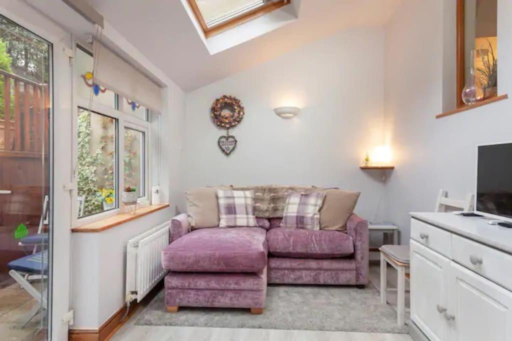 Cosy Heather Cottage 阿什伯恩 外观 照片